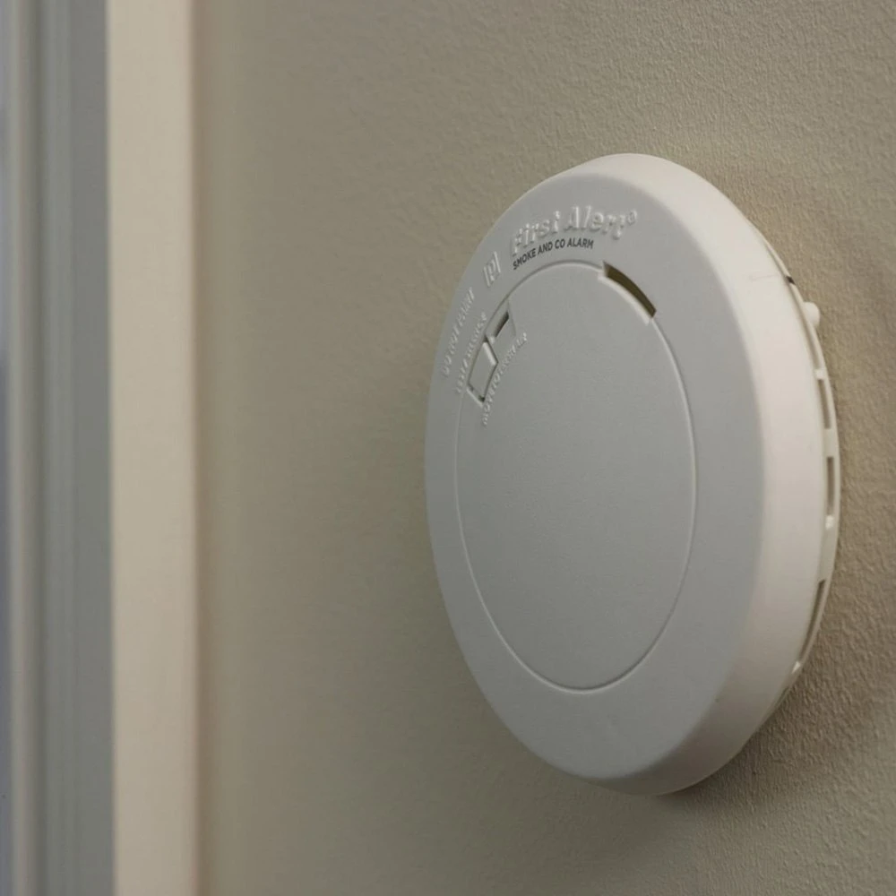 First Alert® - Battery White Surface Mount Smoke/Carbon Monoxide Alarm With Slim Profile - Image 8