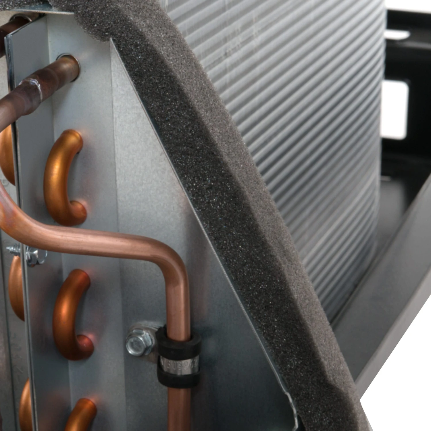 Dometic RV® 9105306430 - Penguin II™ 15.000 BTU Black Low Profile Rooftop RV Air Conditioner - Image 5