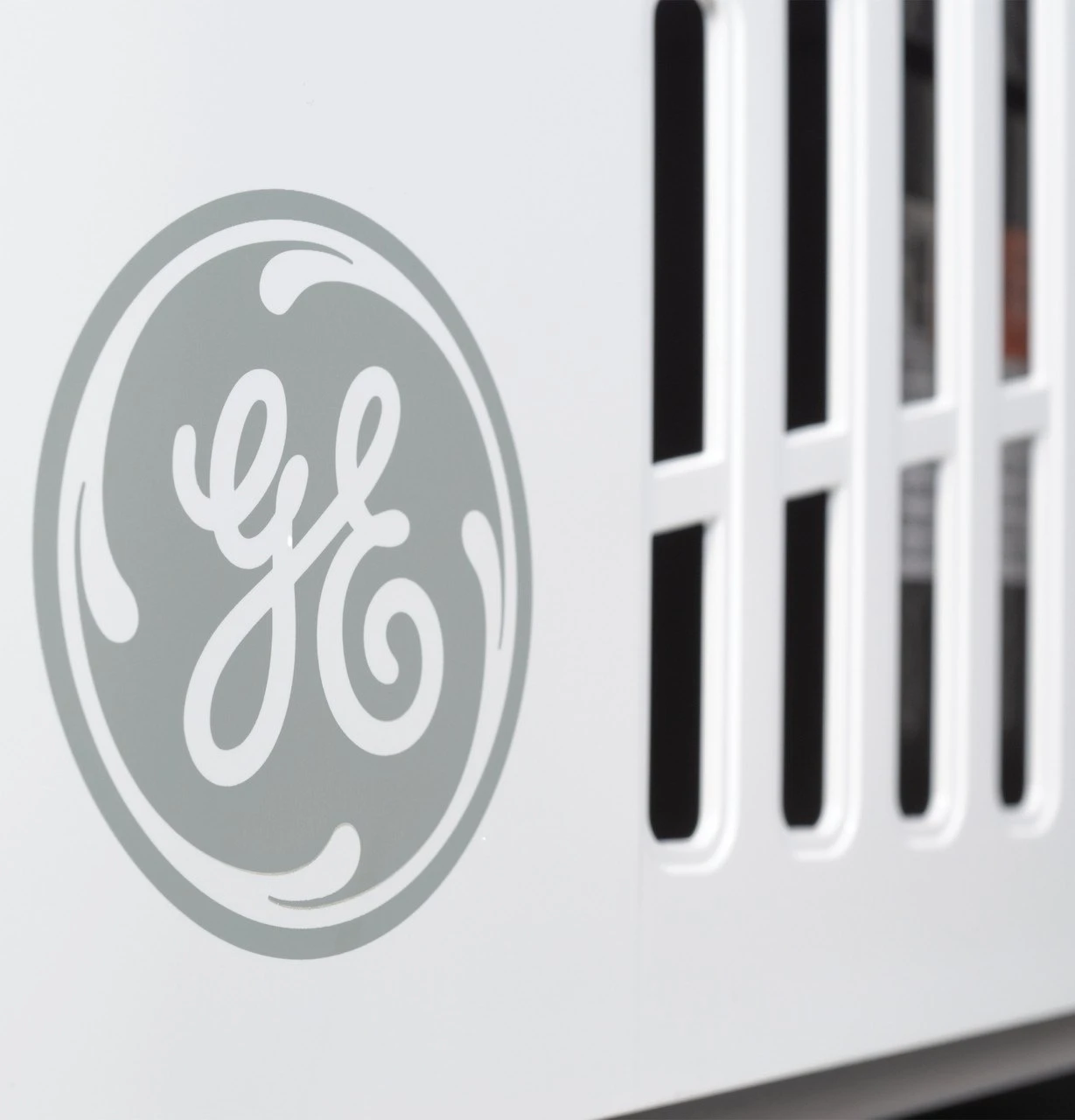 GE Appliances® ARC15AACW - 15000 BTU Exterior RV Air Conditioner - Image 4