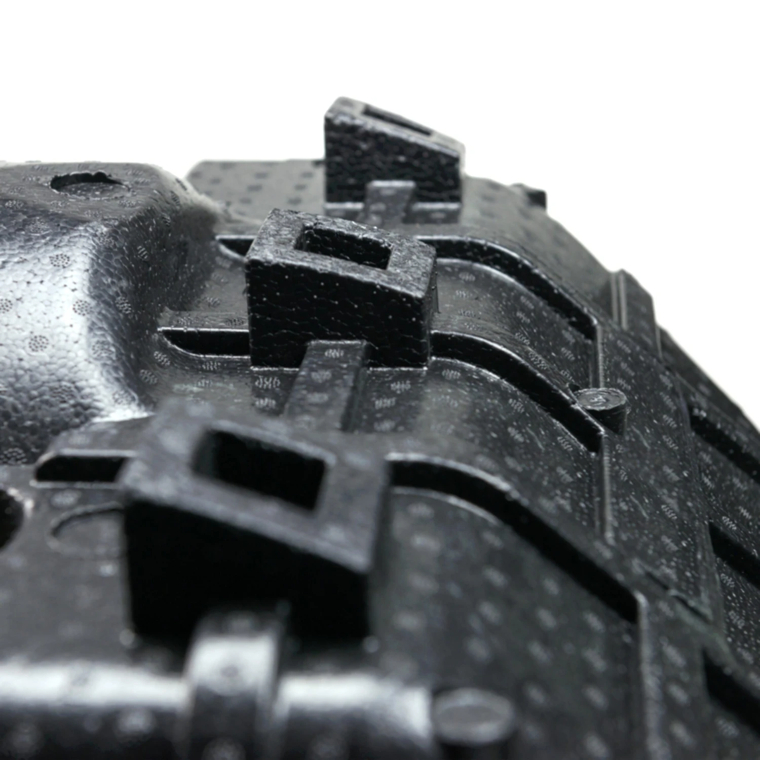 Dometic RV® 9105304475 - Brisk II™ 15.000 BTU Black Standart Profile Rooftop RV Air Conditioner - Image 3